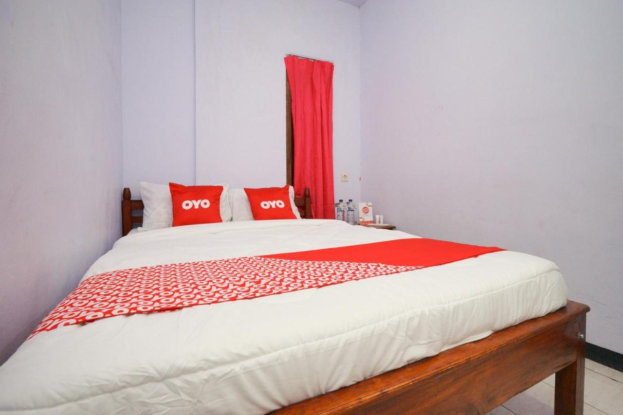 Oyo 2120 Pieter Homestay Bromo Probolinggo Buitenkant foto